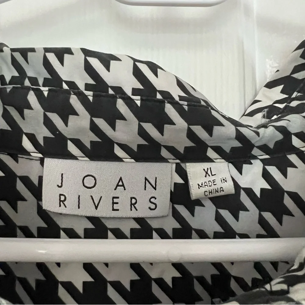 Joan Rivers Black and White Houndstooth Top - Picture 2 of 3